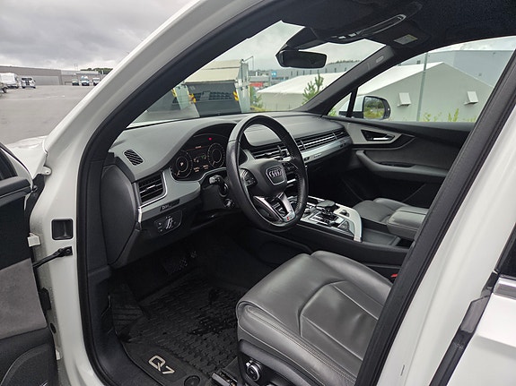 Audi Q7 12 of 21