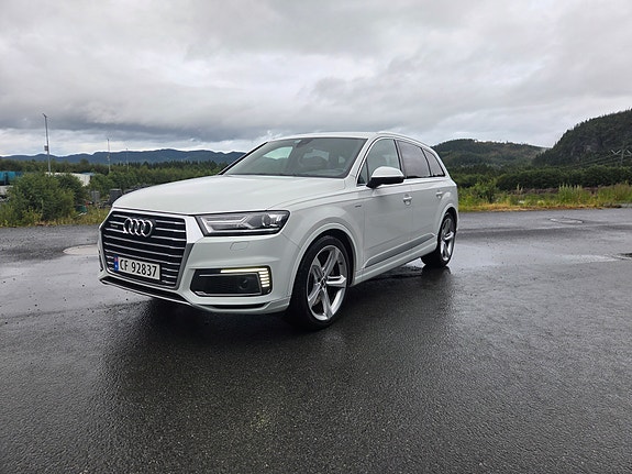 Audi Q7 3 of 21