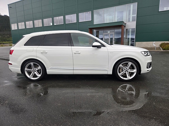 Audi Q7 5 of 21