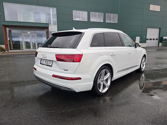 Audi Q7 6 of 21