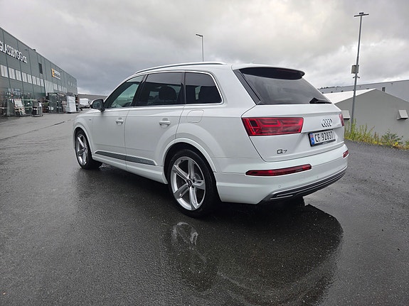 Audi Q7 7 of 21