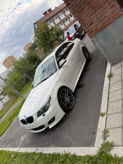 BMW 525xd 3 of 7