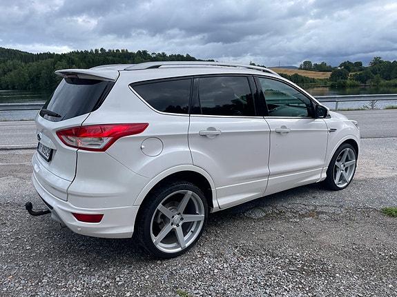 Ford Kuga 3 of 21