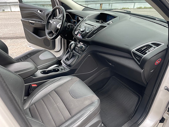 Ford Kuga 11 of 21