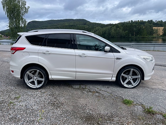 Ford Kuga 2 of 21