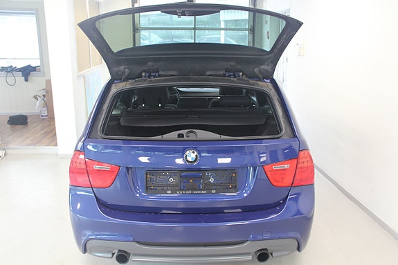 BMW 335i 14 of 30