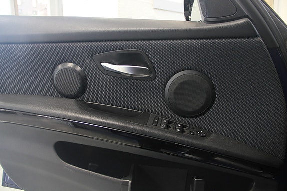 BMW 335i 29 of 30