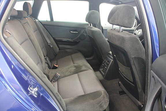 BMW 335i 24 of 30