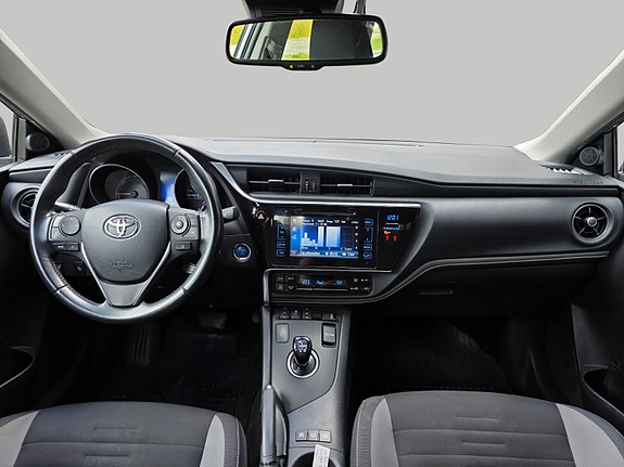Toyota Auris 16 of 24