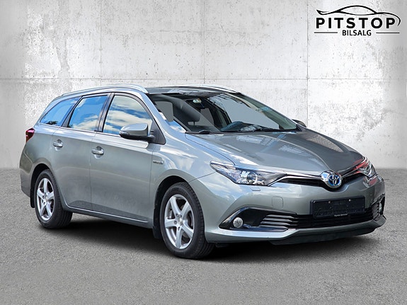 Toyota Auris 6 of 24