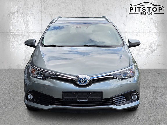 Toyota Auris 8 of 24