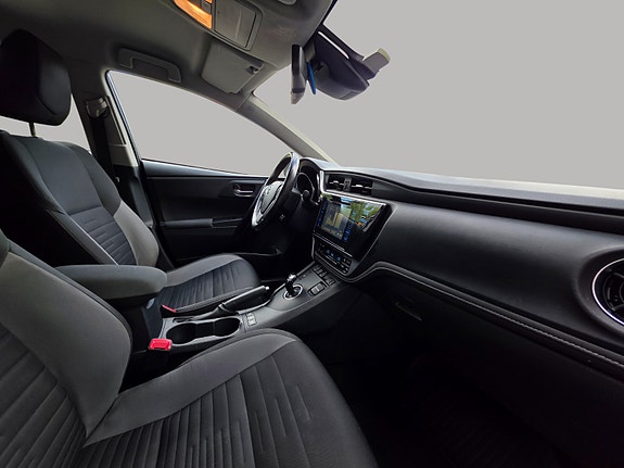 Toyota Auris 11 of 24