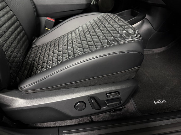 Kia EV4 14 of 30