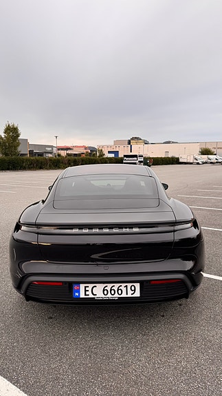Porsche Taycan 5 of 30