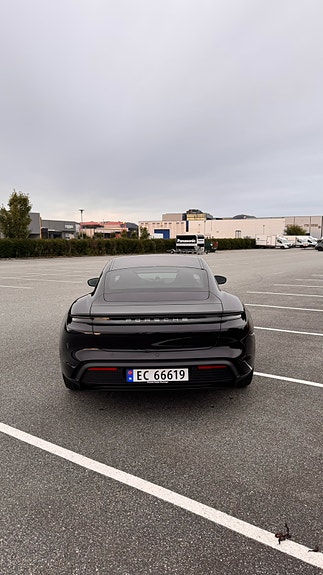 Porsche Taycan 4 of 30