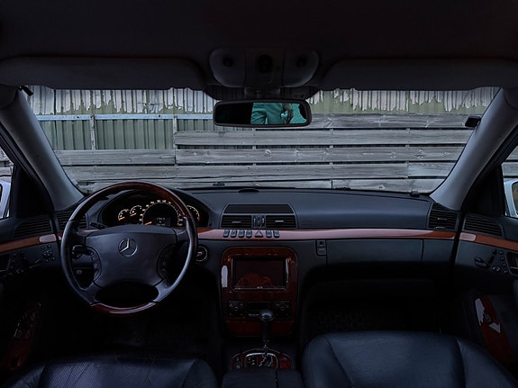 Mercedes-Benz S320 11 of 14