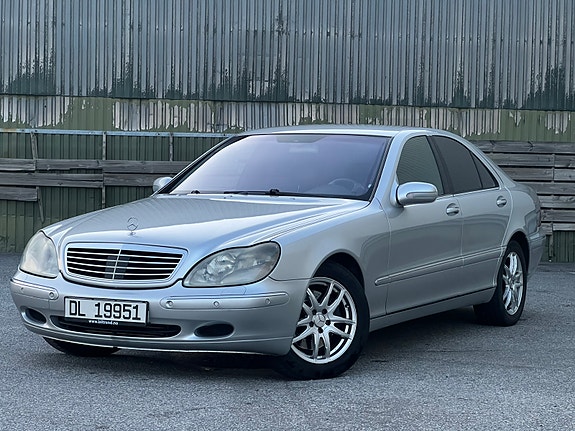 Mercedes-Benz S320 2 of 14