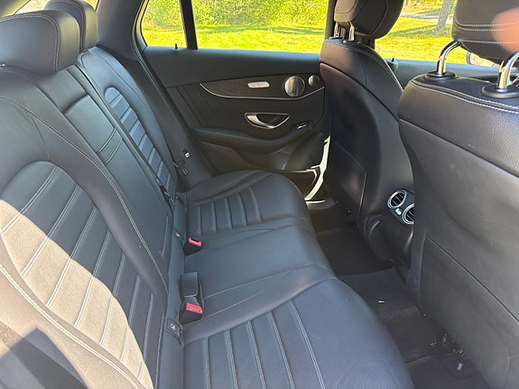 Mercedes-Benz GLC350 e 17 of 30