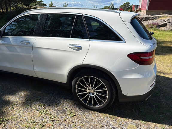 Mercedes-Benz GLC350 e 6 of 30