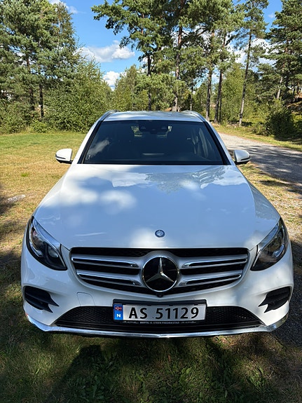 Mercedes-Benz GLC350 e 2 of 30
