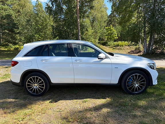 Mercedes-Benz GLC350 e 4 of 30