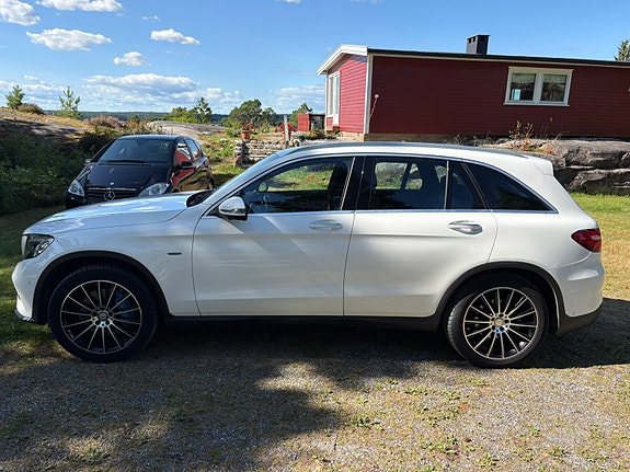 Mercedes-Benz GLC350 e 3 of 30