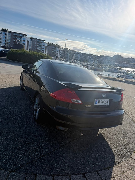 Honda Accord 2 of 19
