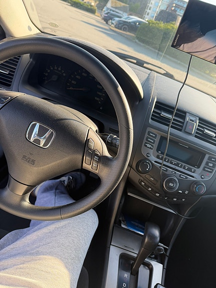 Honda Accord 9 of 19