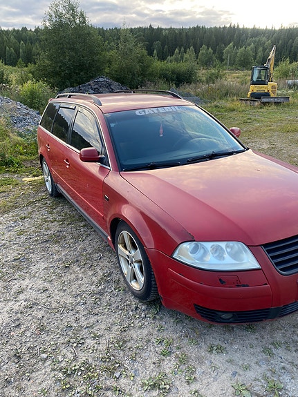 Volkswagen Passat 5 of 12