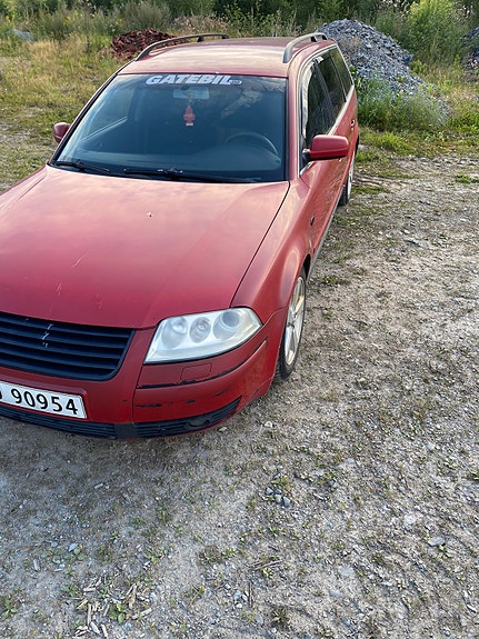 Volkswagen Passat 6 of 12