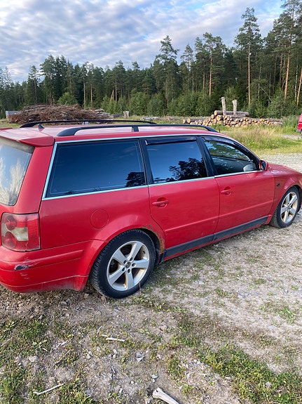 Volkswagen Passat 8 of 12