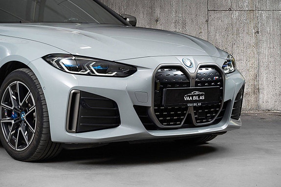 BMW i4 10 of 29