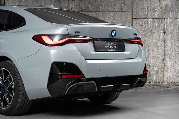 BMW i4 7 of 29
