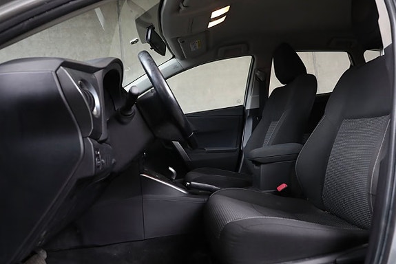Toyota Auris 11 of 22