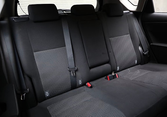 Toyota Auris 13 of 22