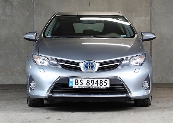 Toyota Auris 2 of 22