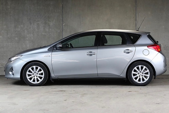Toyota Auris 3 of 22