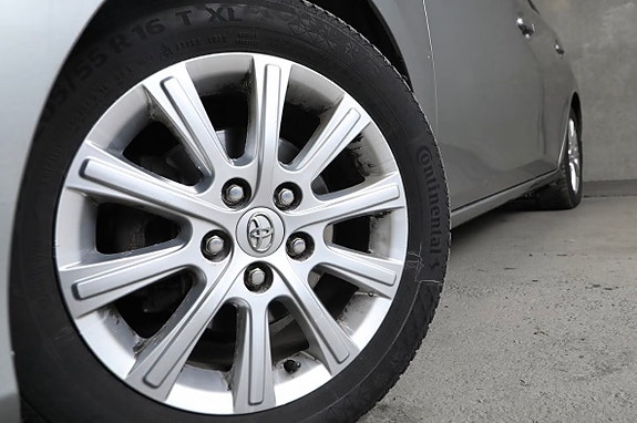 Toyota Auris 6 of 22