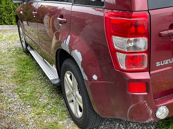 Suzuki Grand Vitara 2 of 9