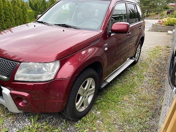Suzuki Grand Vitara 5 of 9