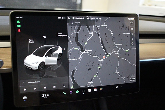 Tesla Model Y 19 of 30