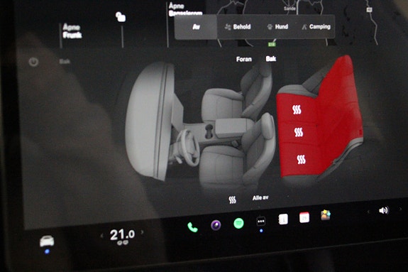 Tesla Model Y 26 of 30