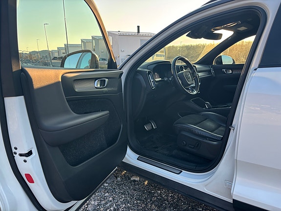 Volvo XC40 10 of 20