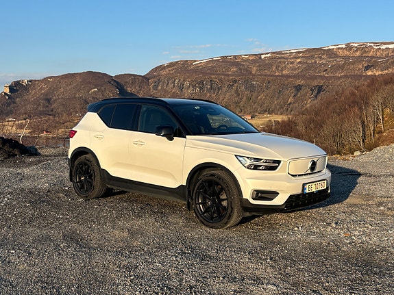Volvo XC40 4 of 20