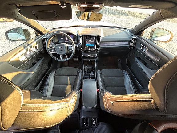 Volvo XC40 15 of 20