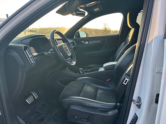 Volvo XC40 8 of 20