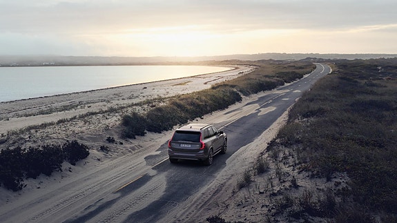 Volvo XC90 8 of 27