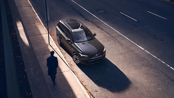 Volvo XC90 9 of 27