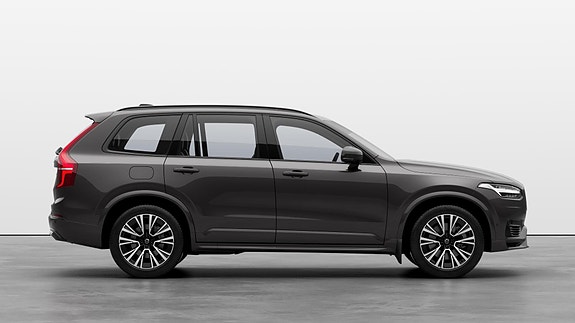 Volvo XC90 2 of 27