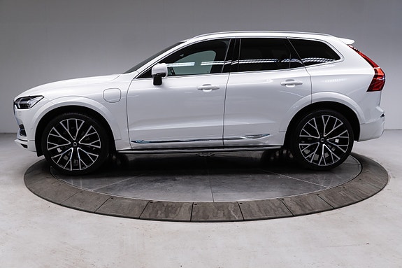 Volvo XC60 2 of 30